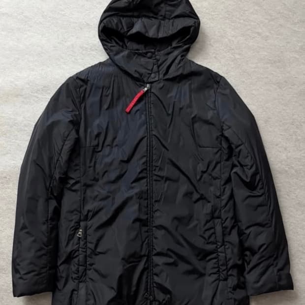 프라다 스포츠 후드 패딩 포코노