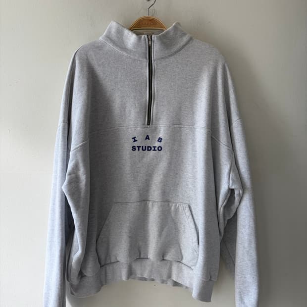 아이앱 스튜디오 반집업 맨투맨