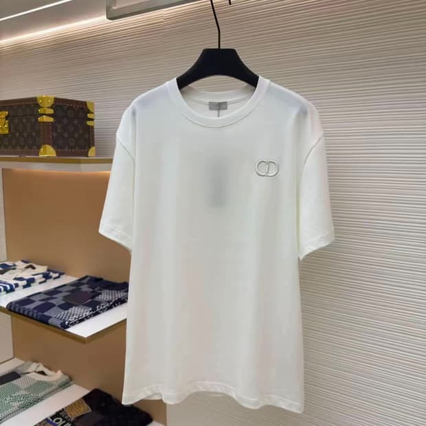 [디;올] 새상품 / 반팔 / 약 105 사이즈