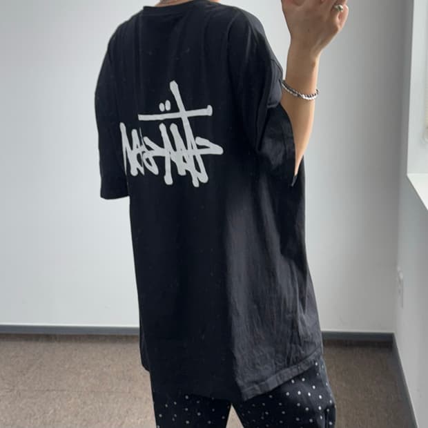 Stussy 스투시 백 빅로고 블랙 반팔 