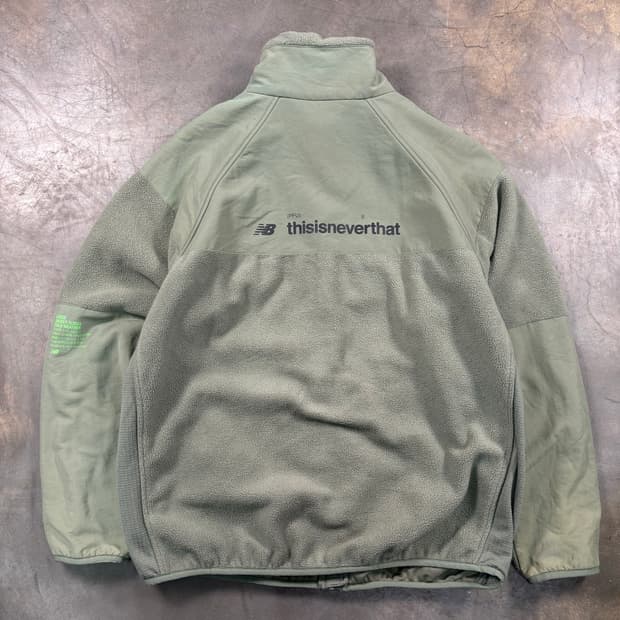 디네뎃 X 뉴발란스 PFU 플리스 자켓