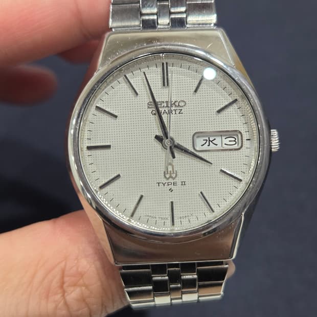 빈티지 세이코 쿼츠 타입 2 (SEIKO TYPE II) - 격자 화이트