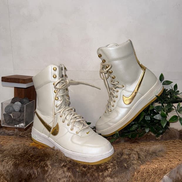 Nike Air Force1 white gold hightop 스니커즈