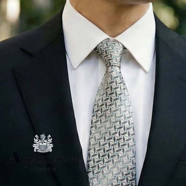 아쿠아스큐텀 실크 실버 패턴 넥타이 9.1cm 새상품 A19347
