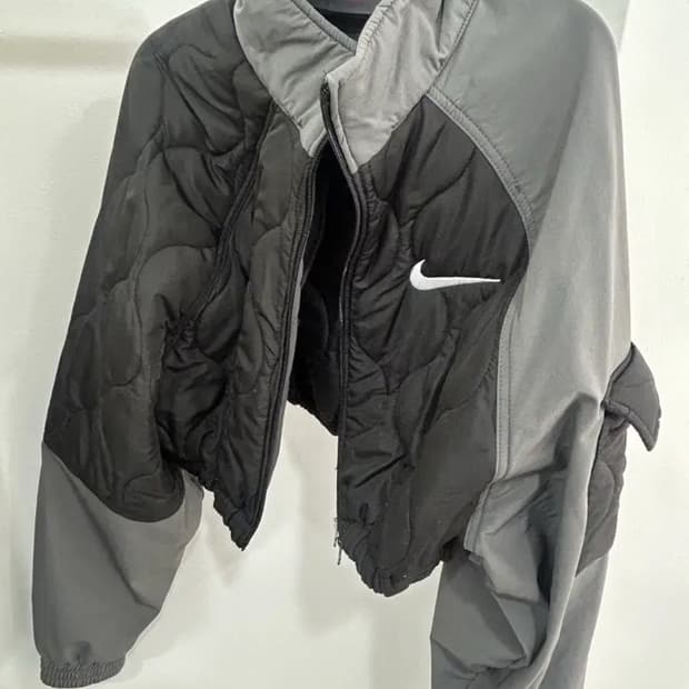 나이키 퀄팅 크롭 점퍼