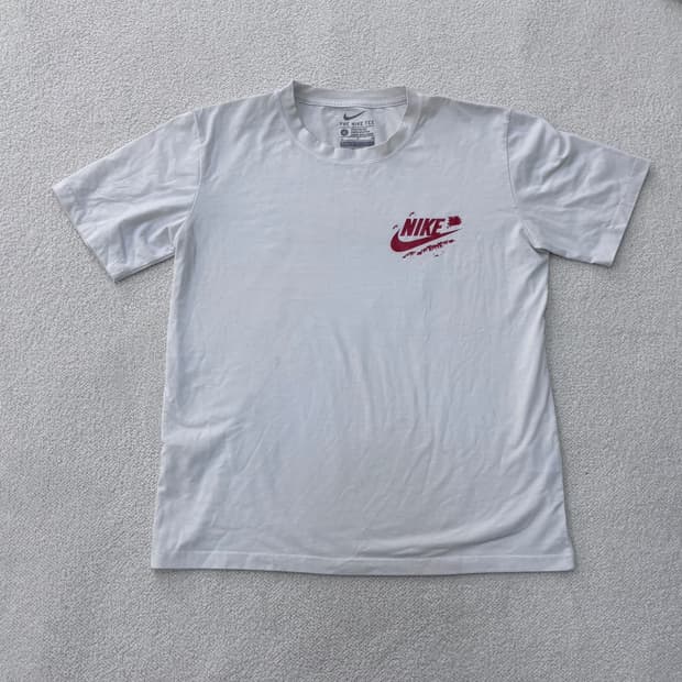 XL 나이키 스몰로고 반팔 티셔츠 0310E