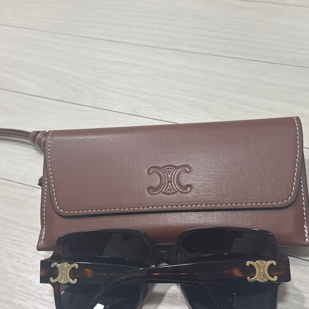 셀린느 트리옹프16 선글라스