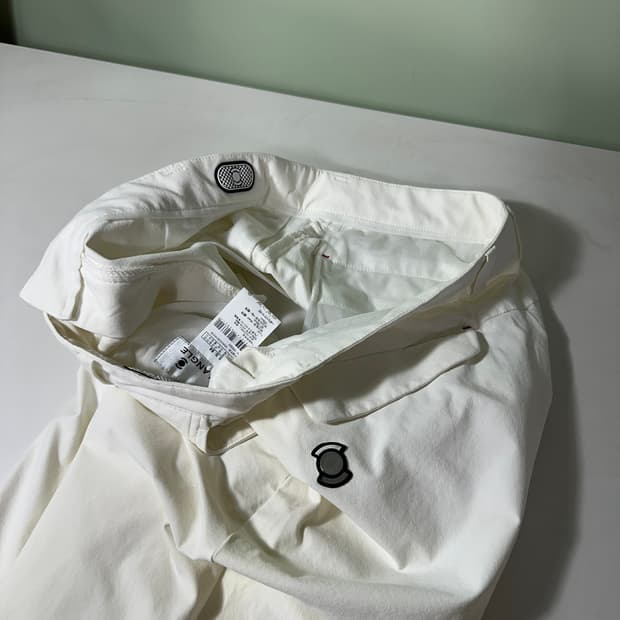 84 M-L 와이드앵글 크림화이트 레귤러핏 나일론 골프팬츠