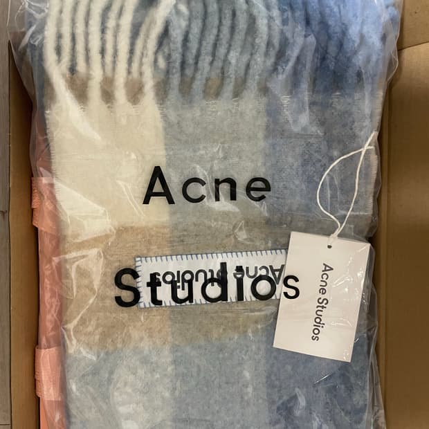 아크네 스튜디오 체크 머플러