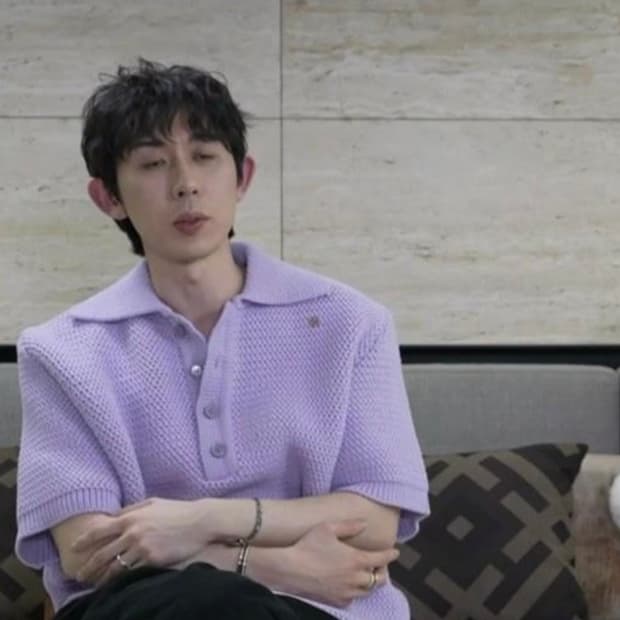 새제품.M) 렉토 코쿤 착용 오픈 카라 니트 라일락 코드쿤스트