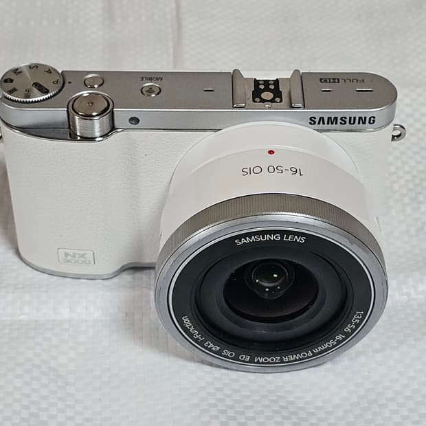 삼성 NX3000 미러리스 카메라 화이트