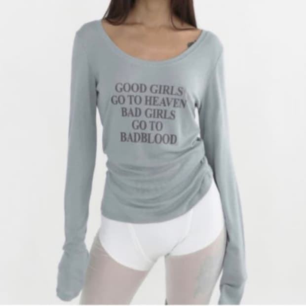 배드블러드 배드 걸스 루즈핏 탑 파우더블루