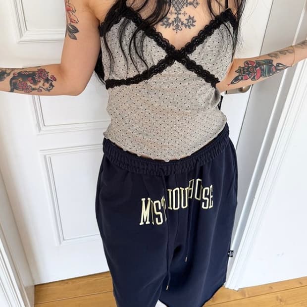 더미스테리어스호텔 도트 레이스 슬리브