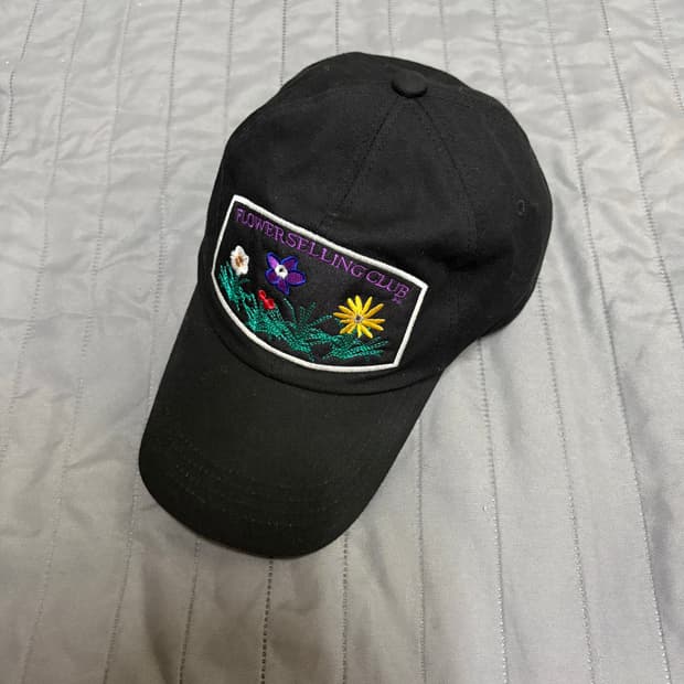 더콜디스트모먼트 TCM flower selling club cap