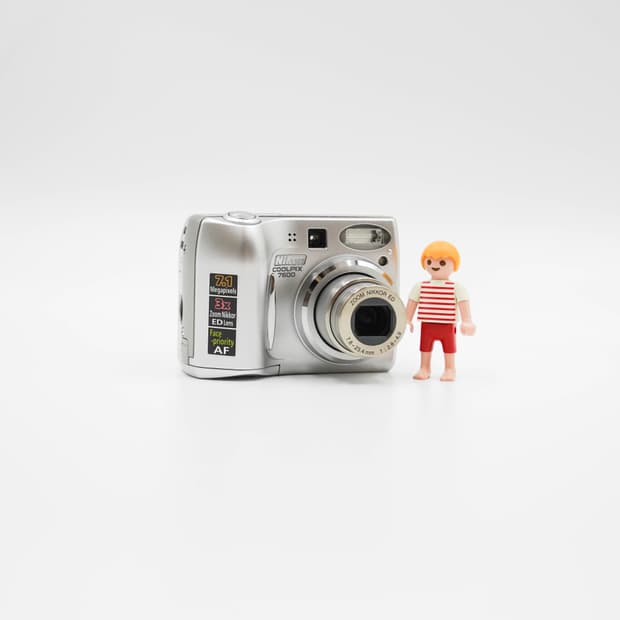 Nikon COOLPIX 7600 (니콘 쿨픽스 7600)