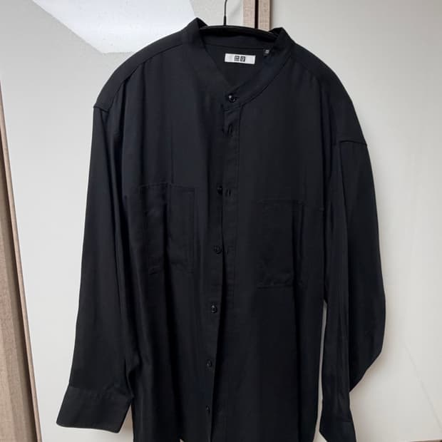 유니클로u 스탠드칼라 셔츠