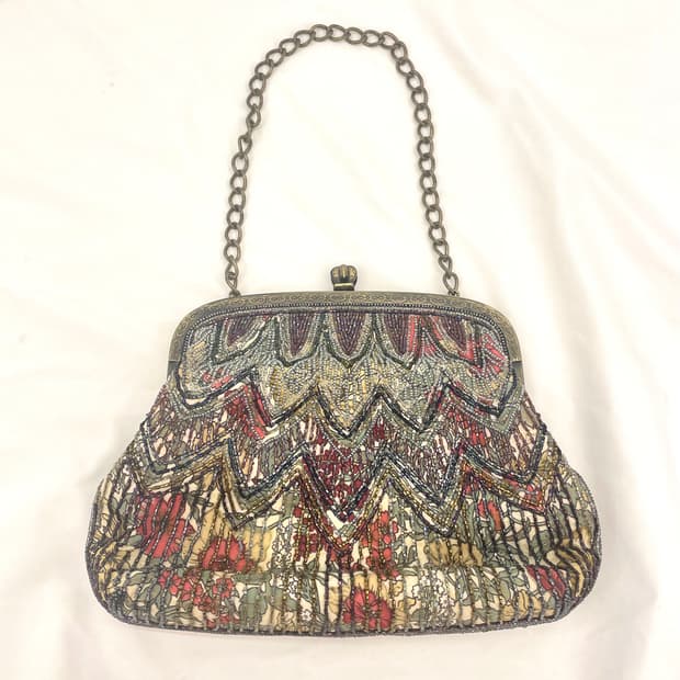 Fram clutch with chain strap