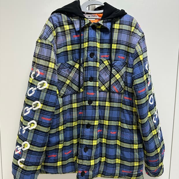 [네고 가능] 오프화이트 플란넬 패딩