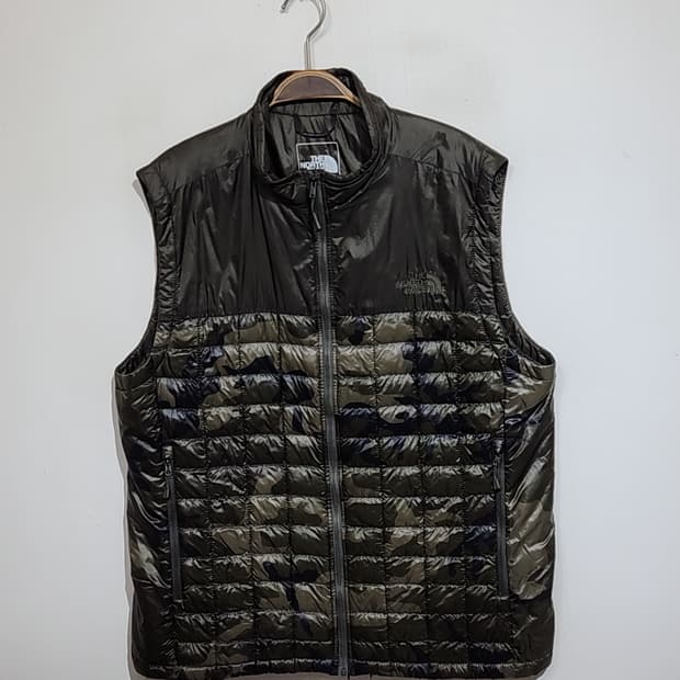 (L) 노스페이스 패딩조끼 카모패턴 집업 베스트 카키
