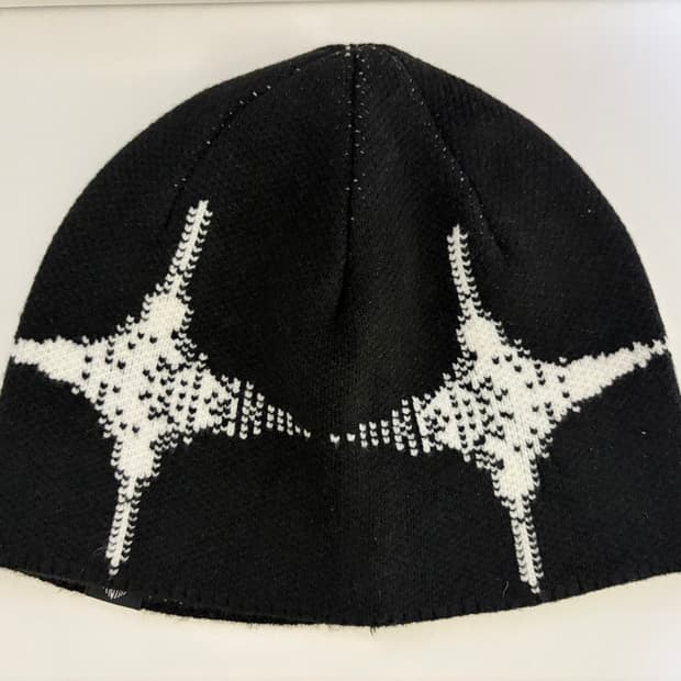 러브이즈트루 블링크 비니 블랙