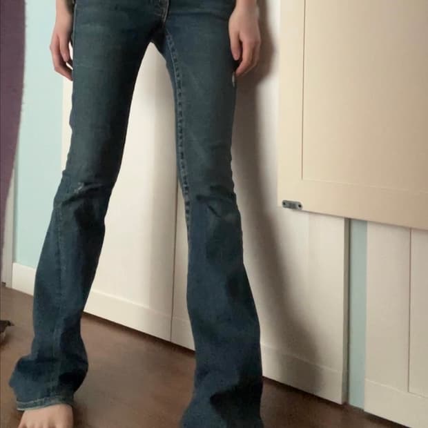 트루릴리전 로우라이즈 부츠컷 팬츠