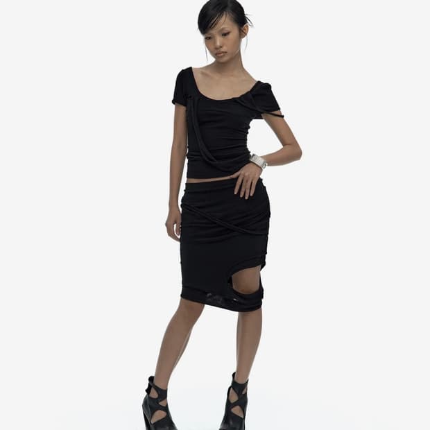 카시코 Peek-a-boo Strap Skirt Black
