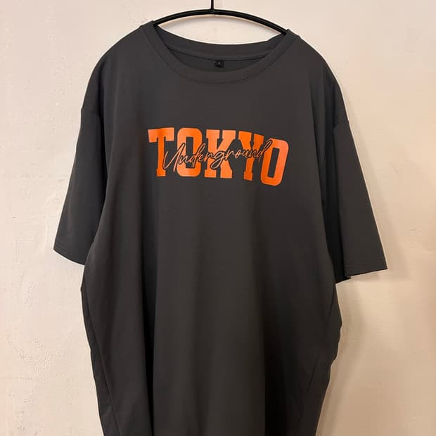 다크 그레이 TOKYO 언더그라운드 반팔티 L (110)