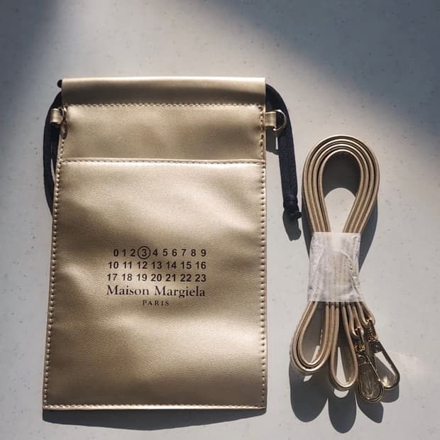 (새제품) 메종 마르지엘라 골드 파우치백 + 재즈클럽 향수 세트 🥇