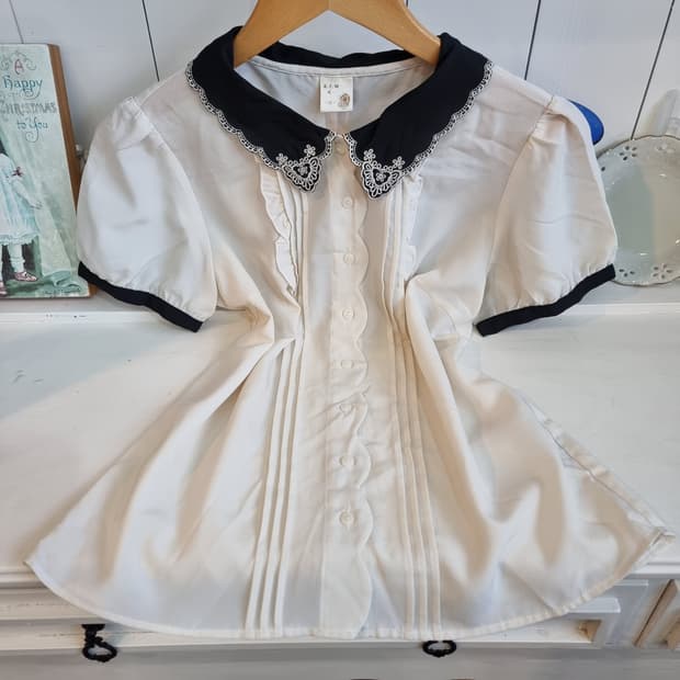 a.r.w 블랙카라 블라우스