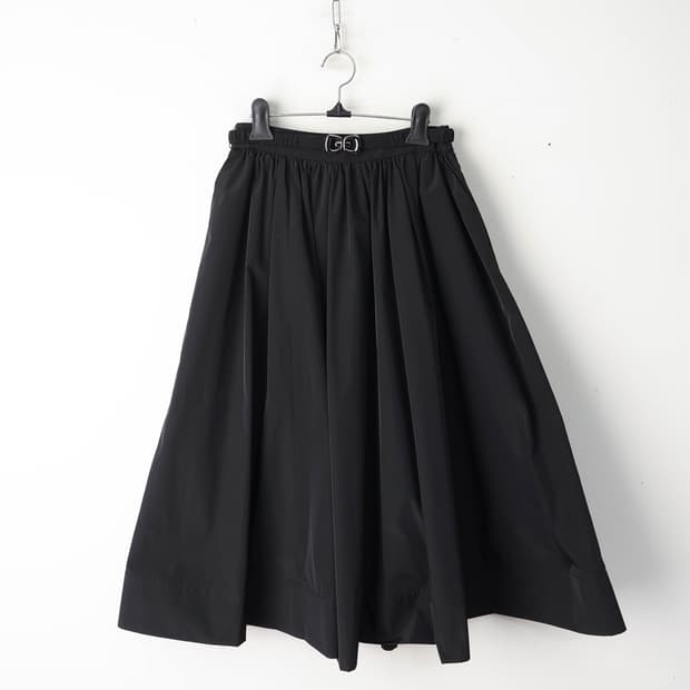 25/잇미샤 벨티드 플레어 스커트