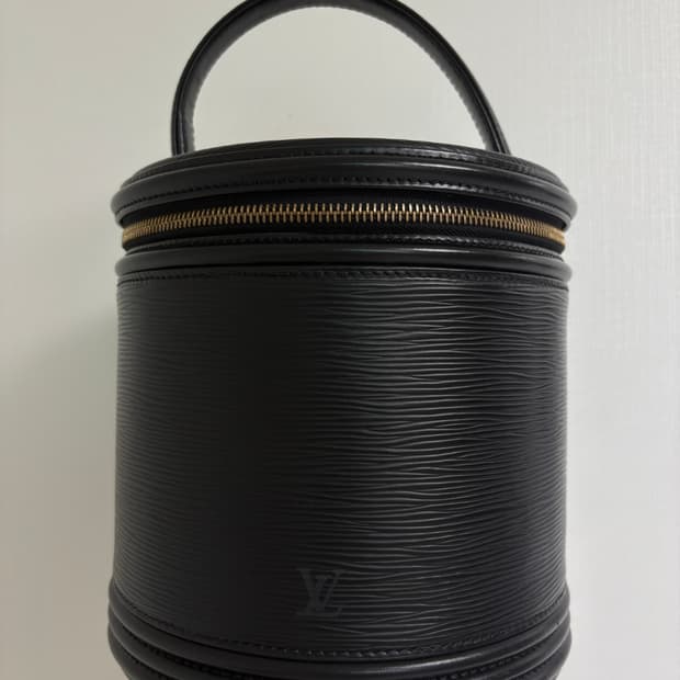 루이비통 에삐 깐느 베니티