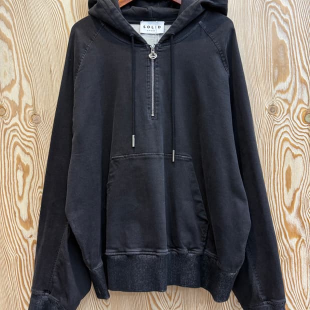 솔리드옴므 워싱 반집업 후드