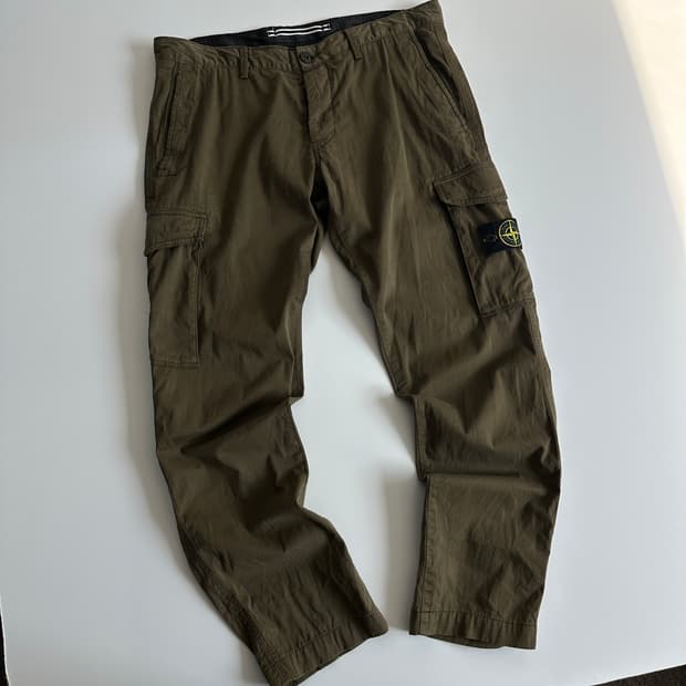 Stone island 스톤 아일랜드 와펜 카키 카고팬츠