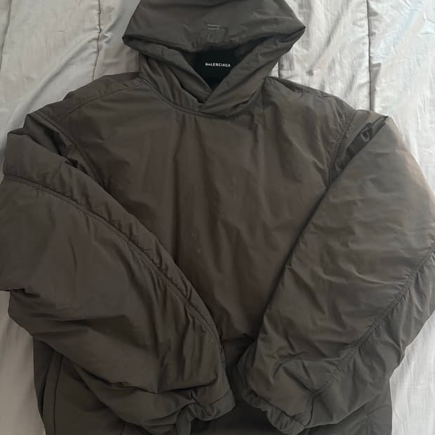 발렌시아가 스포티 B 나일론 패디드 풀오버 후드 블랙 2사이즈