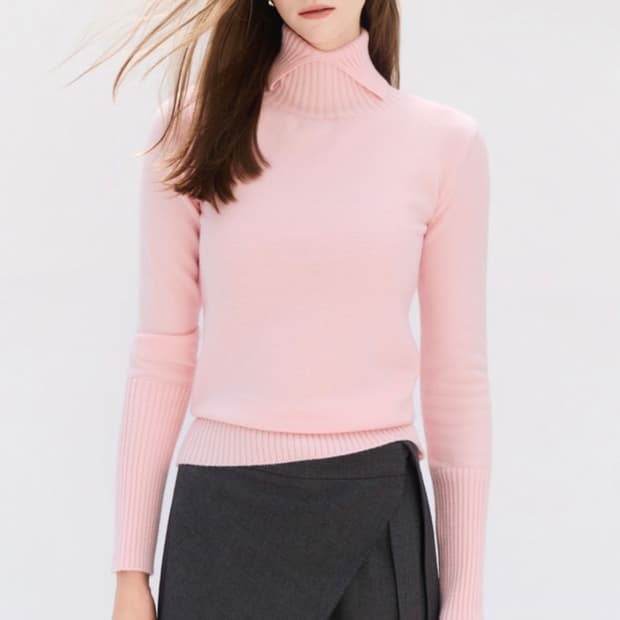 에브모우 울 블렌드 소프트 터틀넥 니트 핑크