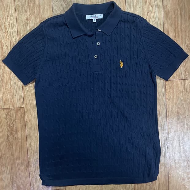 U.S. POLO ASSN 네이비 꽈배기 카라 니트 반팔
