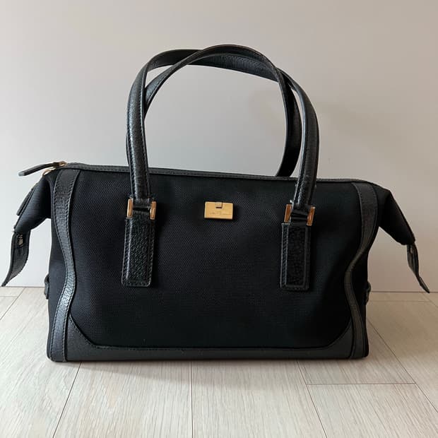  페라가모 블랙 캔버스 가죽 트림 핸드백