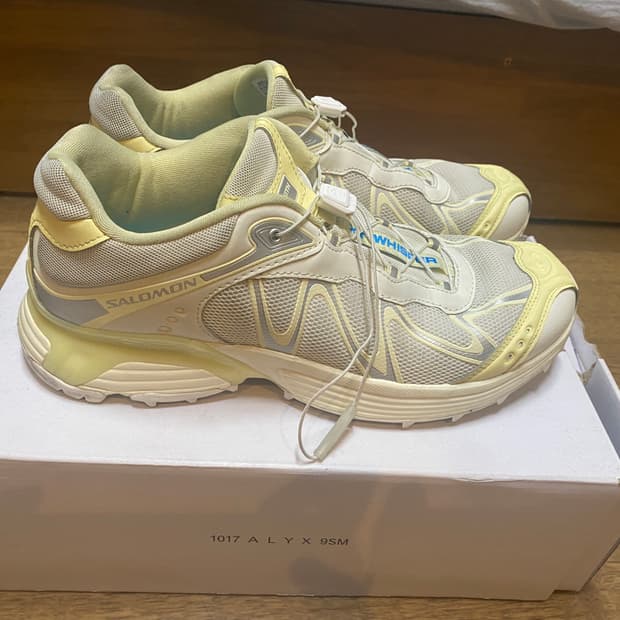 살로몬 xt위스퍼 kith 280 크림