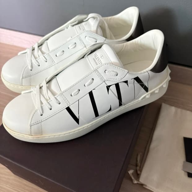 발렌티노 VLTN 오픈 스니커즈 41 새것 풀박
