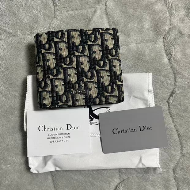 디올 컴팩트 지갑