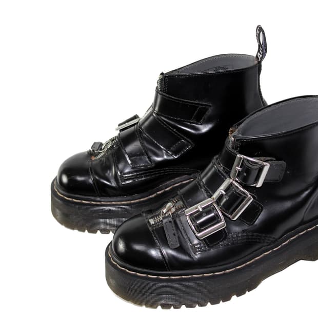 닥터마틴 아기네스딘 부츠 Agyness Deyn Buckle Boots