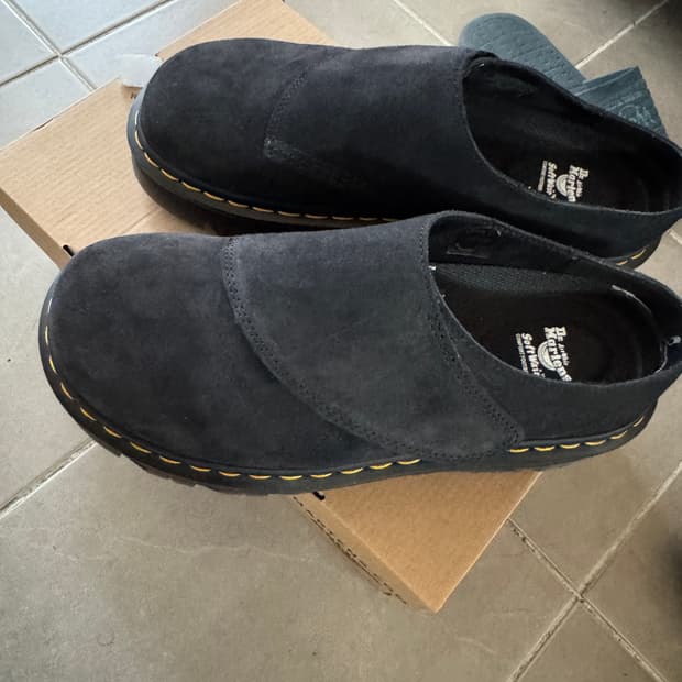 닥터마틴 제브잭 에니웨어 뮬 슬리퍼 블랙