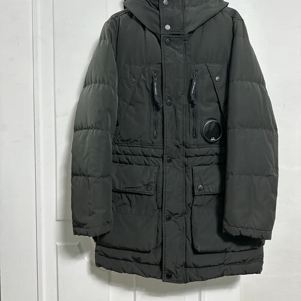 CP컴퍼니 고글 패딩