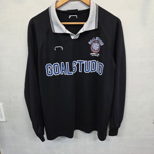 골스튜디오 풋볼클럽 카라 롱슬리브 긴팔 m 오버핏 