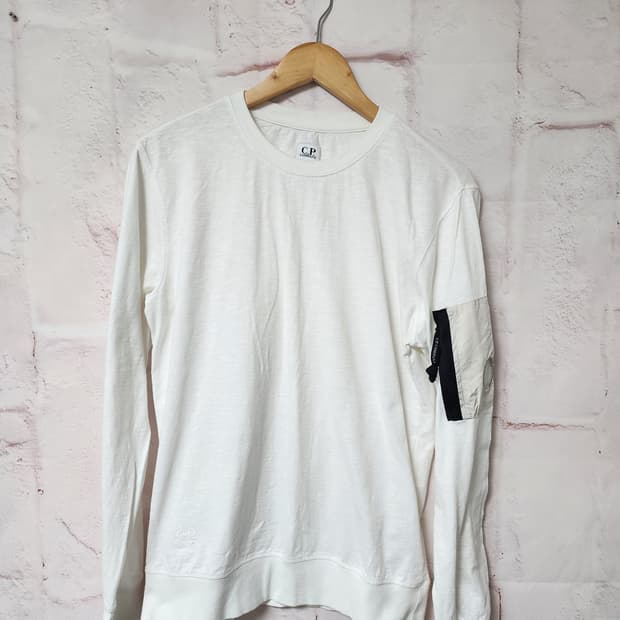 C.P.컴퍼니 화이트 색상 긴팔 티셔츠
