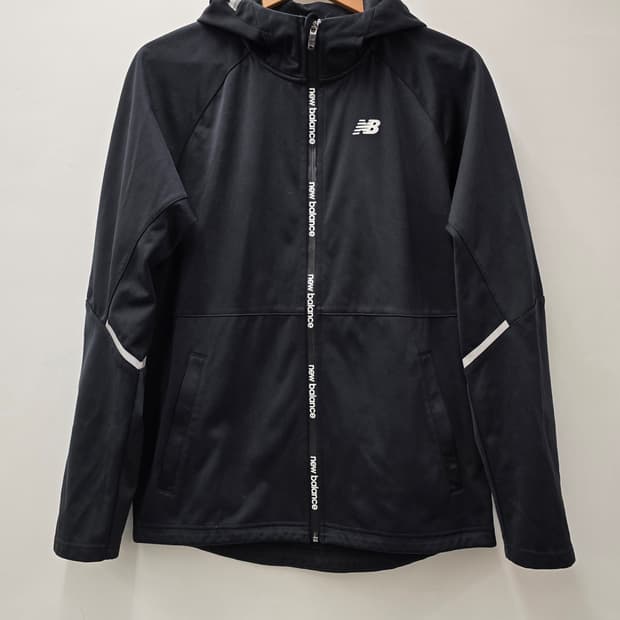 뉴발란스 남자 후드집업 자켓.
싸이즈 95 m