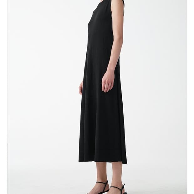 코스 니티드 메리노 울 원피스