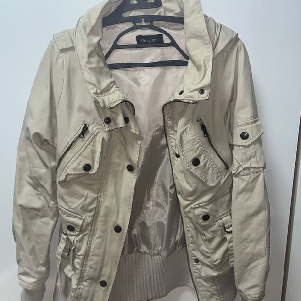 베이지 자켓 갸루