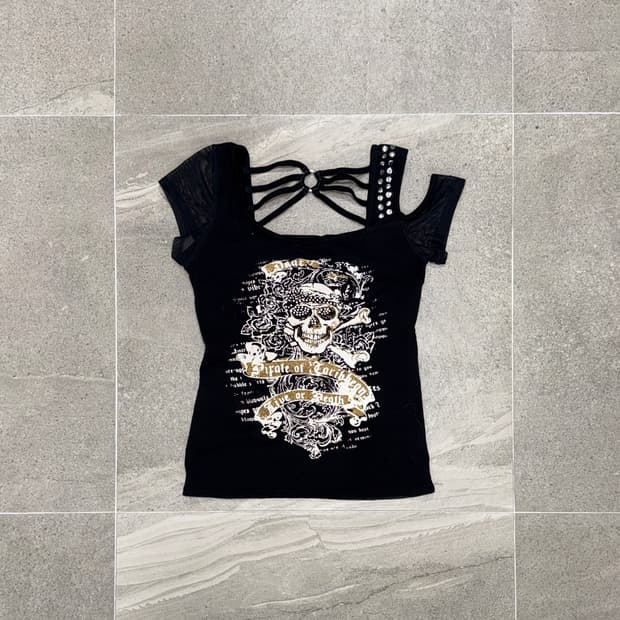 Black unbal shoulder back detail half t
