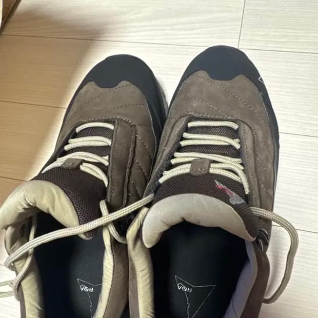 로아 카타리나 브라운 블랙 (42) 판매합니다